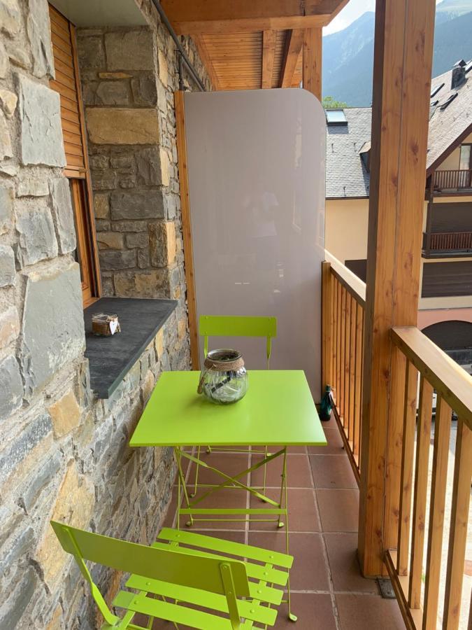 Apartamento Con Encanto Vielha Eksteriør billede